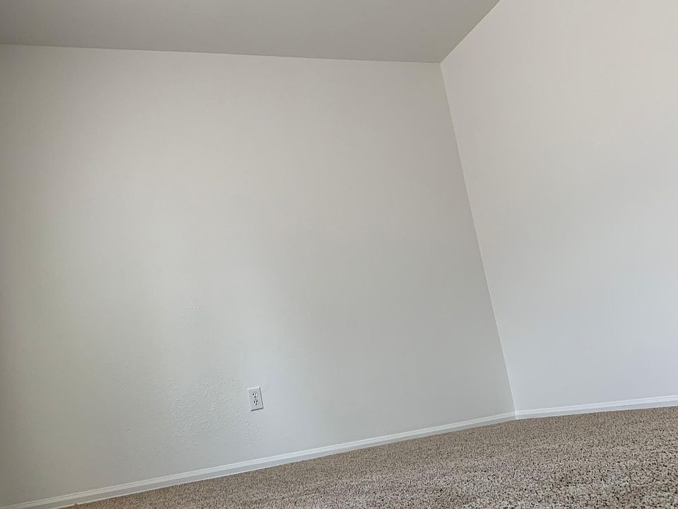 2nd image of 2906 Toronto Pl