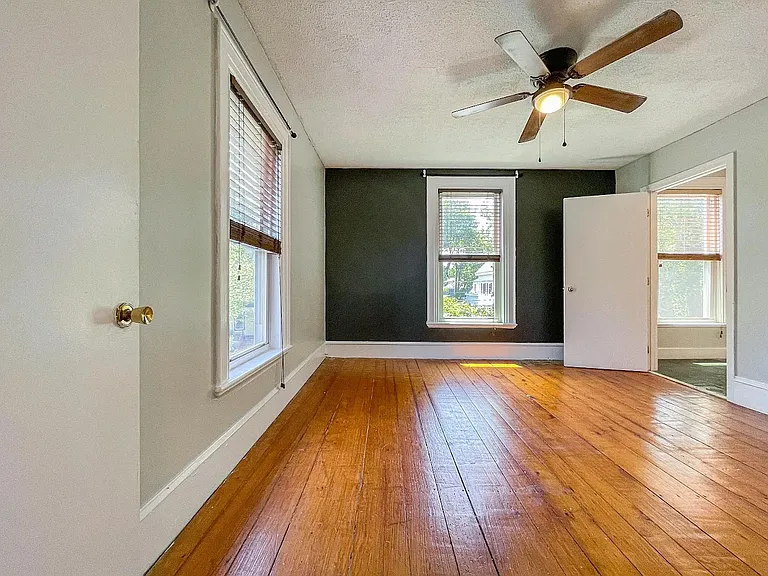 27 Brentwood St #2 — Photo 35
