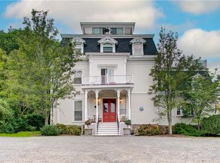 245 Eustis Ave APT A, Newport, RI 02840