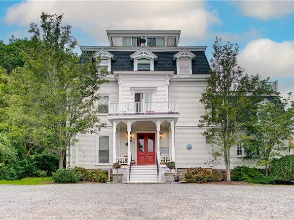 245 Eustis Ave APT A, Newport, RI 02840