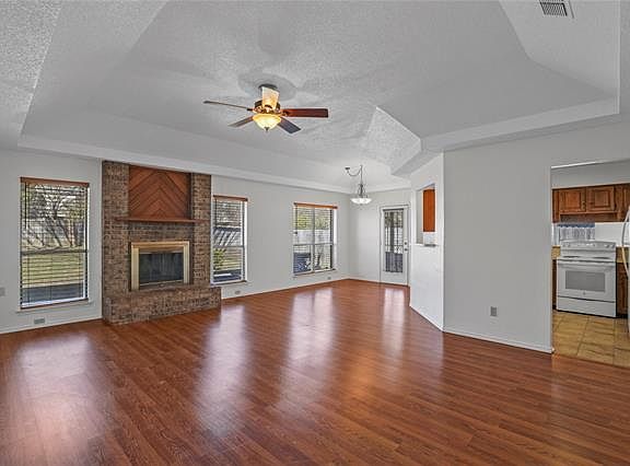 3rd image of 1507 Stratford Dr