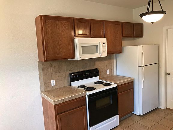 4th image of 442 Sugar Creek Ln