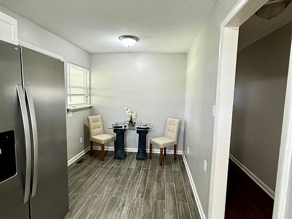 4th image of 905 N Chamberlain Ave