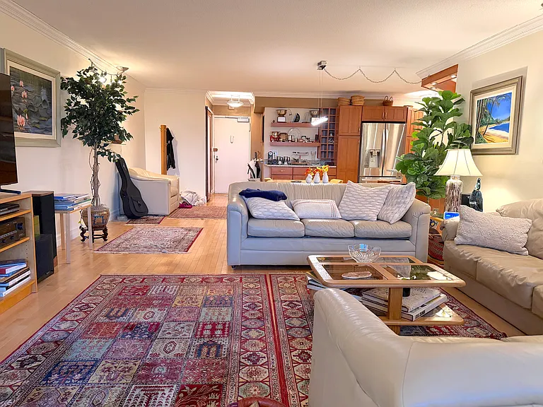 2 Hawthorne Pl #15D — Photo 8