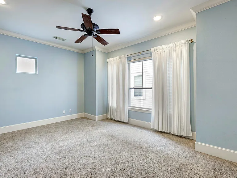 931 W 23rd St #B — Photo 11