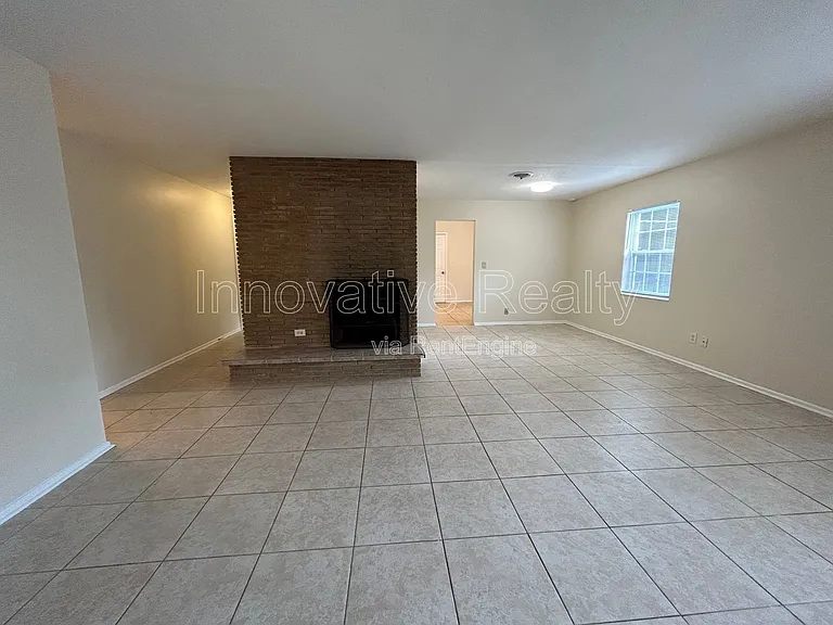 2441 Fifeshire Dr — Photo 3