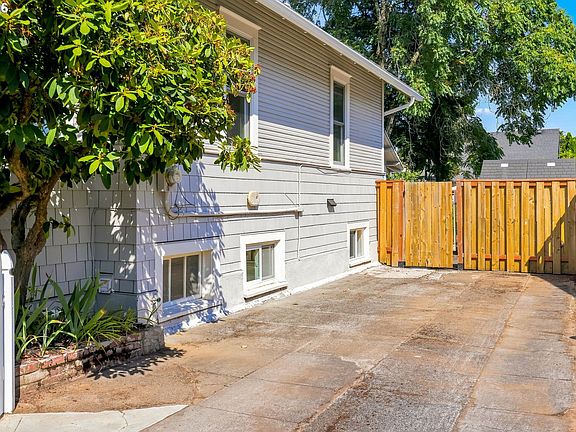 3rd image of 6402 SE 89th Ave