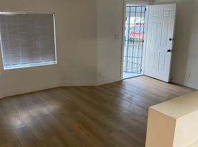 936 E Avenue Q, Palmdale, CA