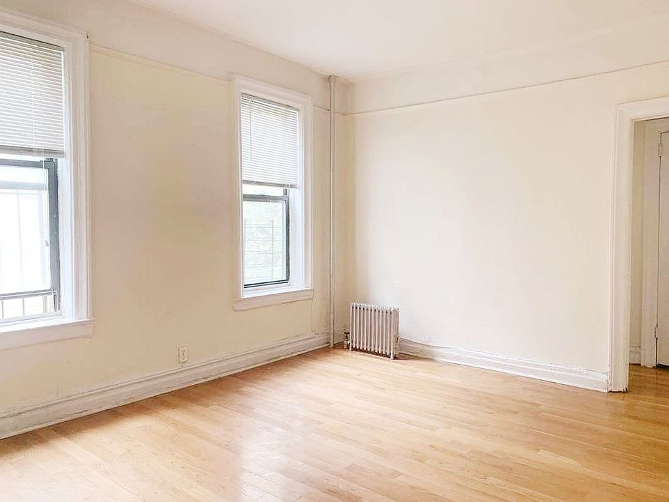 2nd image of 236 E 28th St #1A