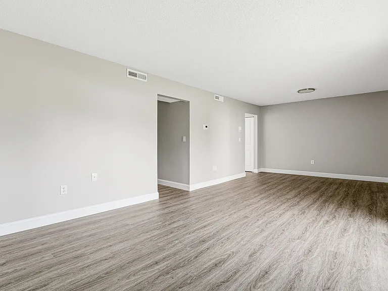 The Residences at Buttonwood — Photo 8
