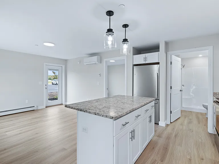 28 Hackamore Ave — Photo 1