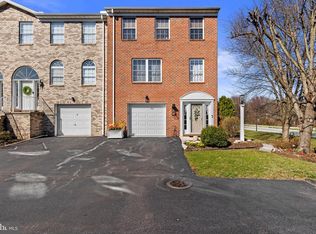 102 Lorenzo Ct #102, York, PA 17402