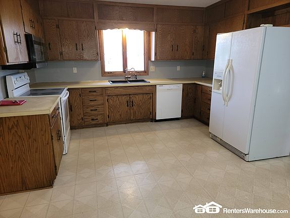 2nd image of 305 N Grove St