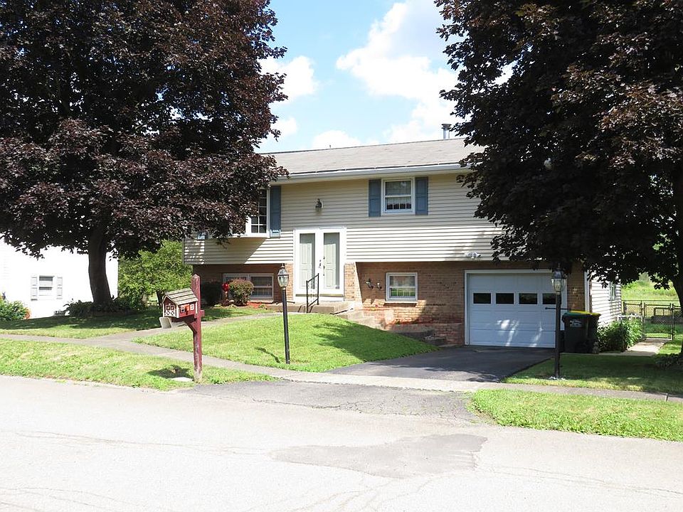 1st image of 13 Penn View Dr