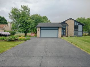 4891 Greengate Dr, Groveport, OH 43125