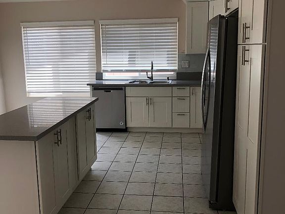 4th image of 10857 Deering St