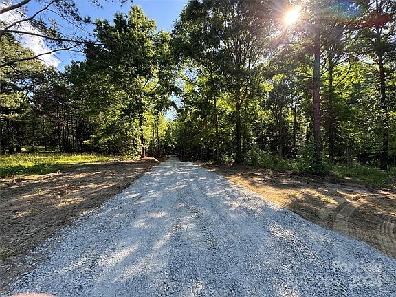 5th image of 1009 Hidden Acres Dr #2