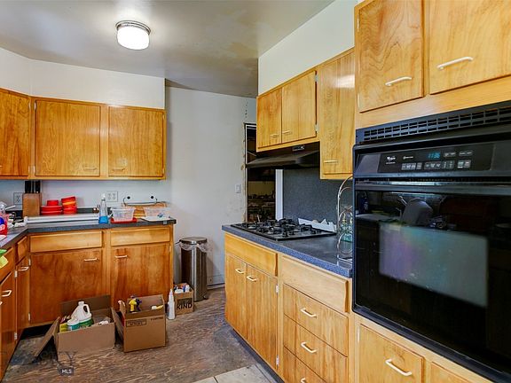 4th image of 121 E Montana St