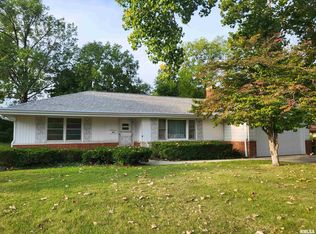 4601 N Clarewood Ave, Peoria, IL 61614