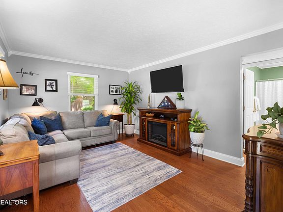 2nd image of 215 Tusculum Dr