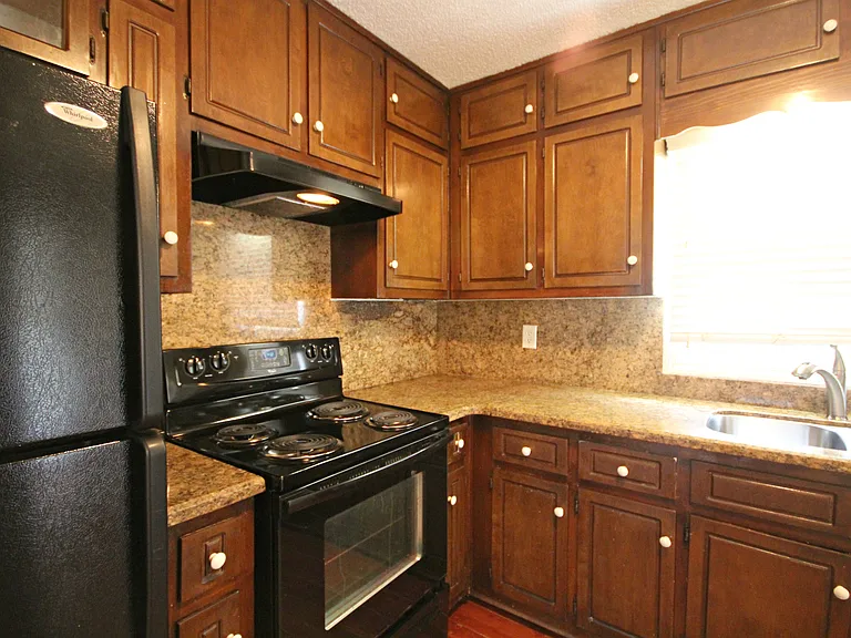 1472 Twin Branches Cir SE — Photo 10