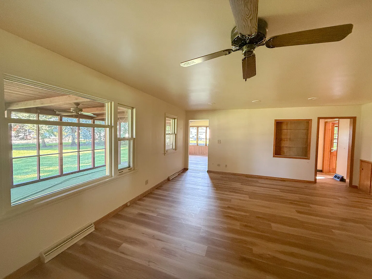 3 bed, 2036 sqft, $2,500 — Photo 2