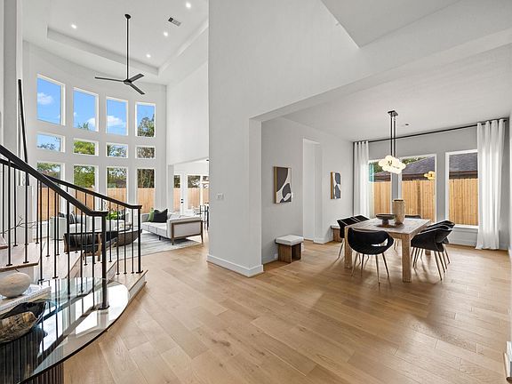 5th image of 9603 Carousel Ln