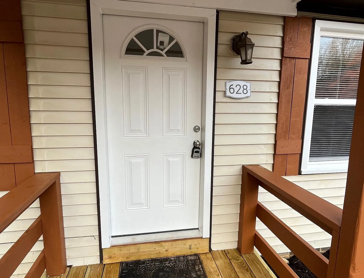 628 Nickland Dr — Photo 1