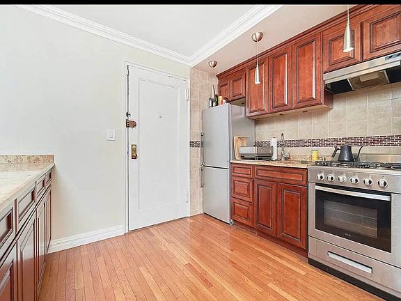 4th image of 8419 51st Ave APT 1F