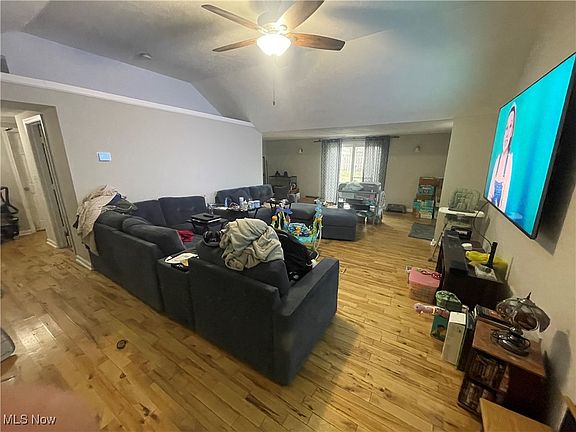 5th image of 34205 Victor Dr