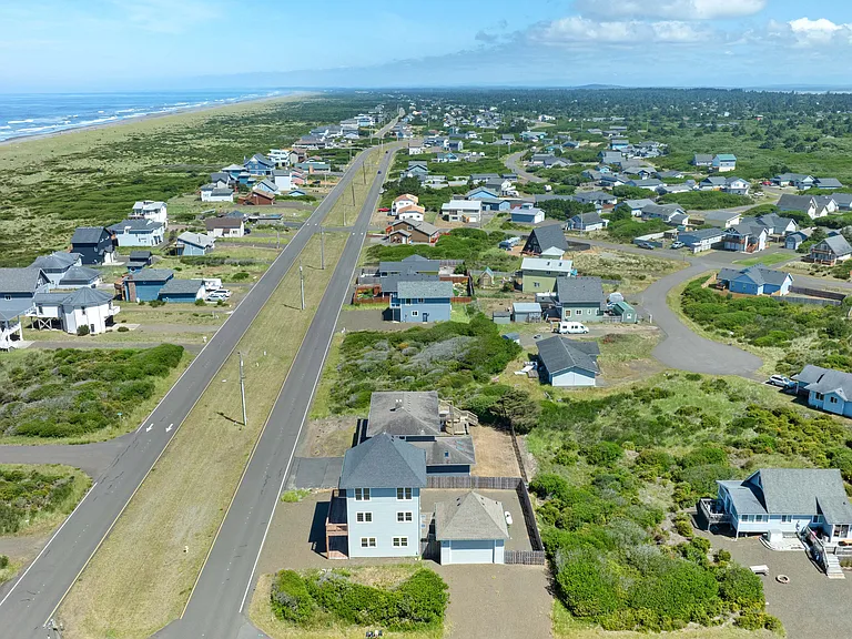 1140 Ocean Shores Blvd SW — Photo 33