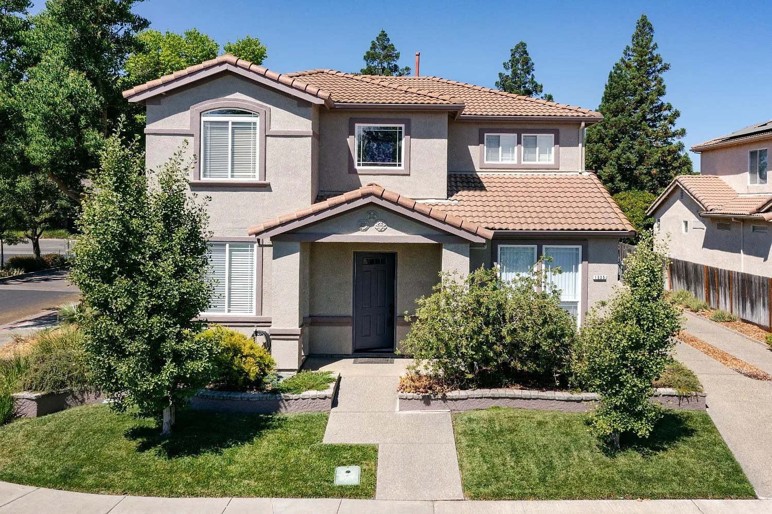 1505 Portola St photo 1