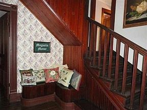3rd image of 551 Nacogdoches St