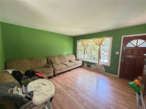 3rd image of 3164 Moss Oak Dr