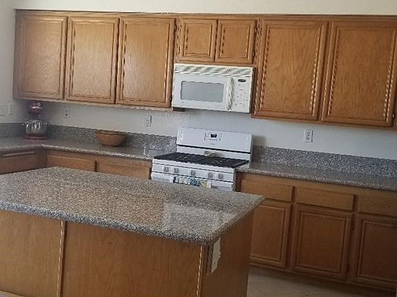 3rd image of 36632 Roosevelt Dr