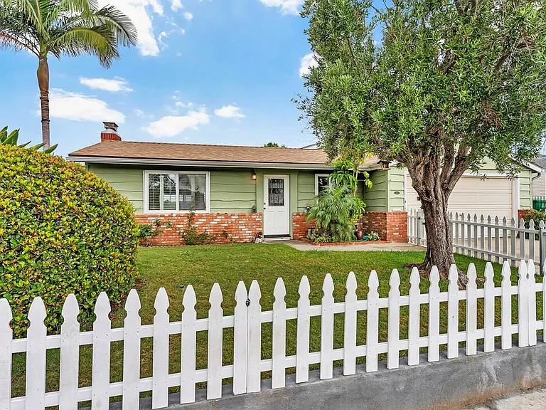 3020 Governor Dr — Photo 4