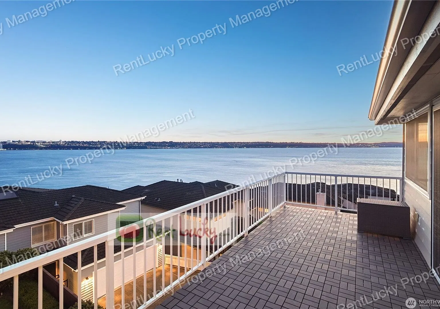 Stunning Views!! Huge 5-Bedroom Home W/Separate Mil Cottage In Brown's Point!! — Photo 1
