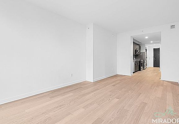 4th image of 21 S End Ave #1323