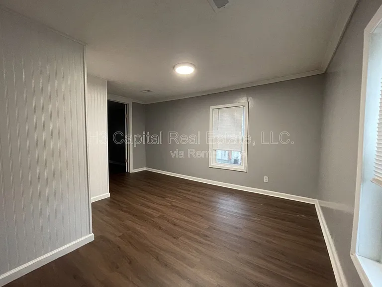 77 Sunset Ave — Photo 9