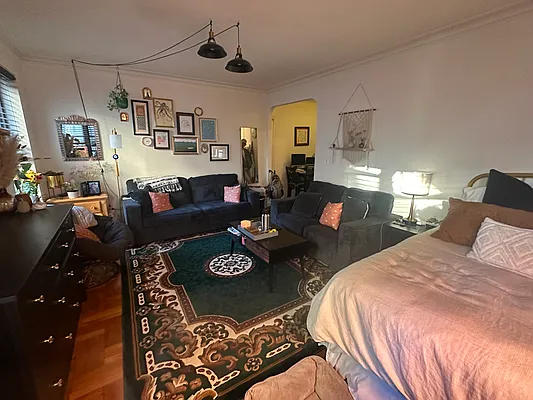 Rented by Carol T. Marino, LREB | media 2