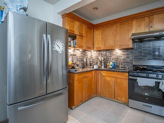 4th image of 11613 14th Road