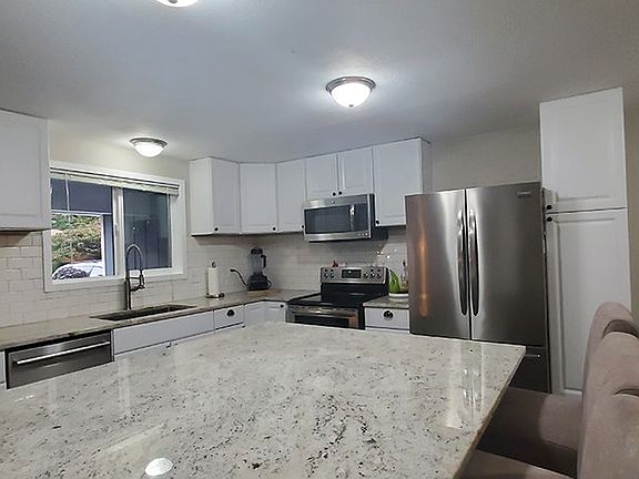 4th image of 3512 E Coffey Ln
