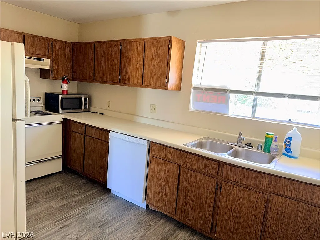 2 bed, 1.5 bath, 897 sqft, $1,275 — Photo 4