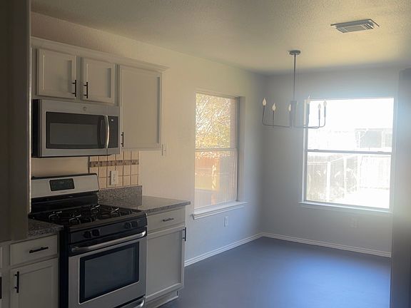 5th image of 1028 Doras Dr