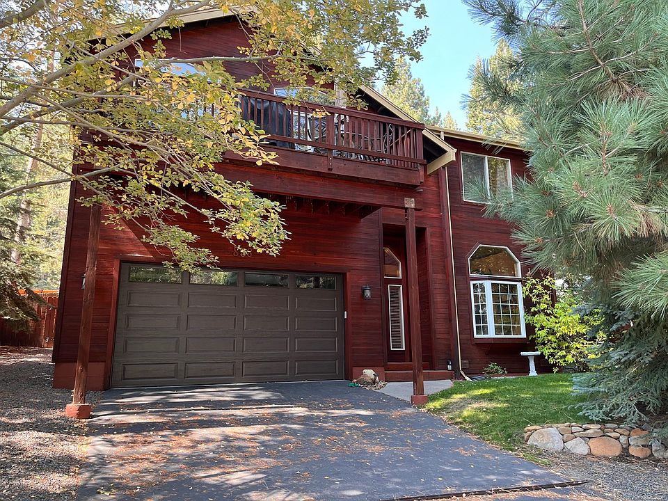 858 Jennifer front with 2-car garage plus room for 4 more vehicles in driveway (not shown: bear box for trash and recycling)
