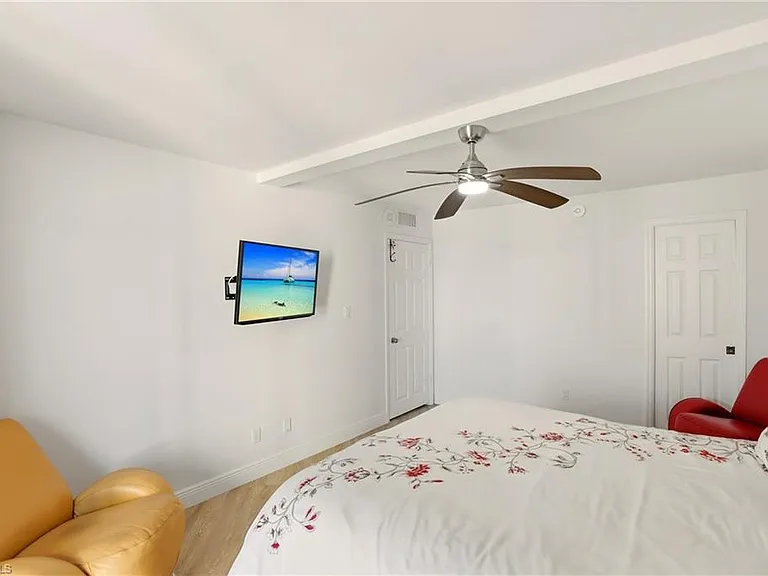 4551 Gulf Shore Blvd N #1500 — Photo 34