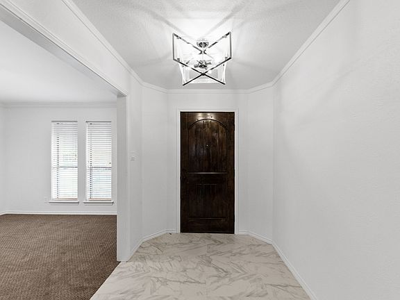 3rd image of 206 Carnoustie Dr