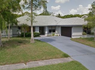 1272 Raintree Ln, Wellington, FL 33414