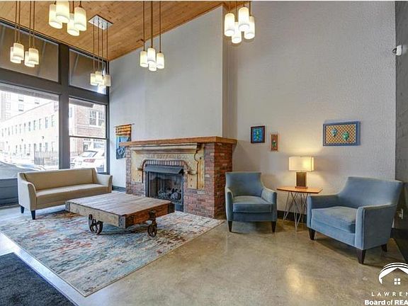 3rd image of 1535 Walnut St #108