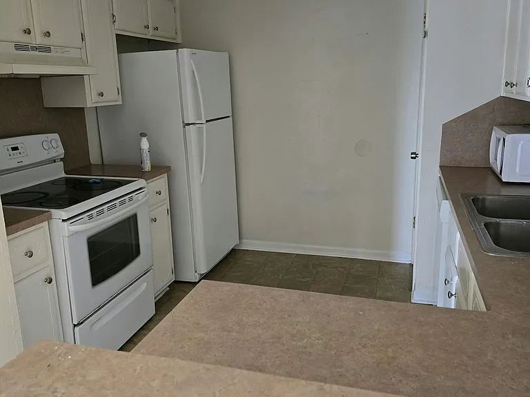 201 Regency Ave #C — Photo 5